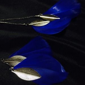Long RoyalBlue Feather Earrings 💙💙