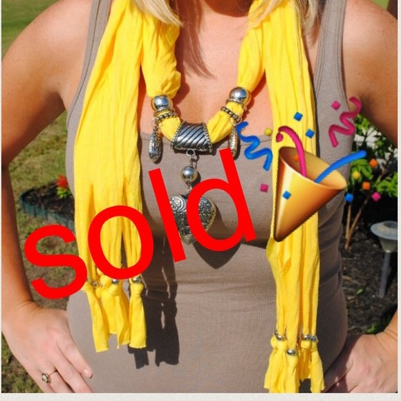 Beautiful necklace scarf