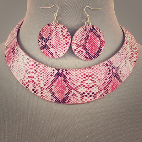 Reduced price:  Necklace Earrings set