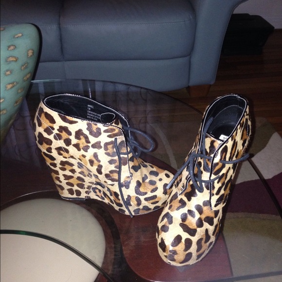 Steve Madden Annie leopard bootie.
