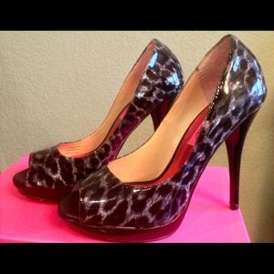 Reduced 👉 Leopard print leather pumps. NIB