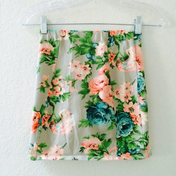 TOPSHOP FLORAL SKIRT - Picture 2 of 4