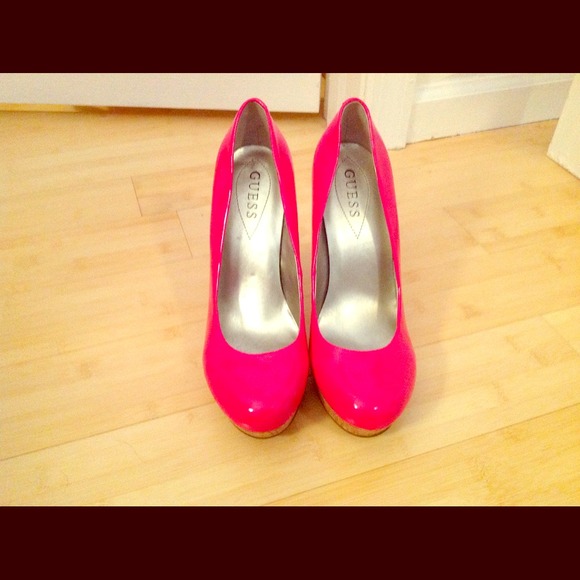 Hot pink Guess pumps
