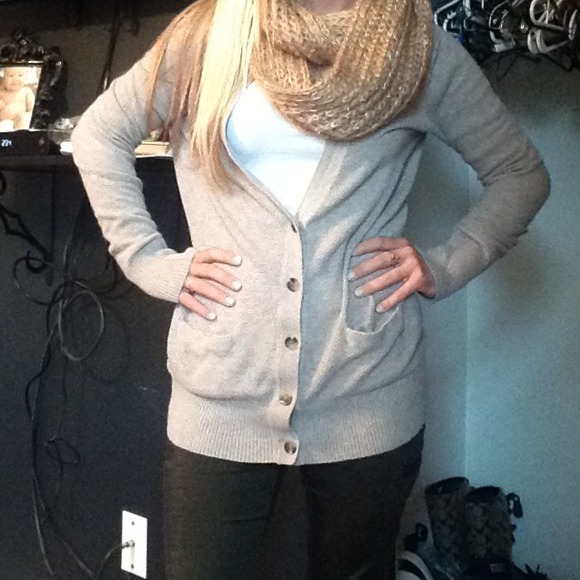 Tan knit cardigan - Picture 3 of 4