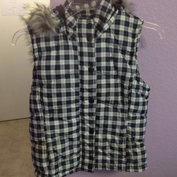 Aeropostale vest