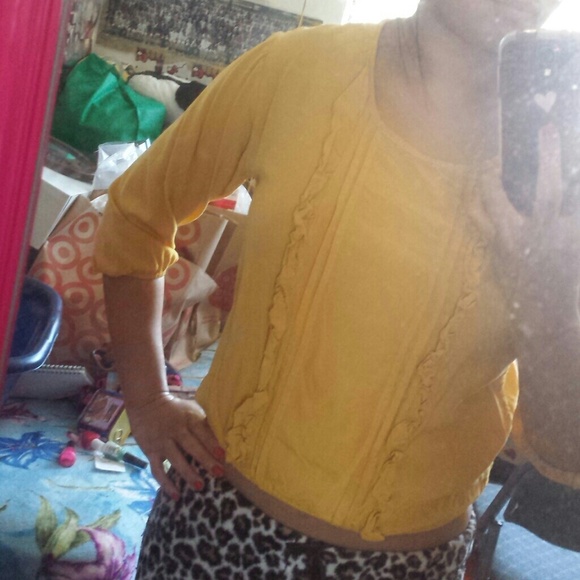Yellow top - Picture 3 of 4