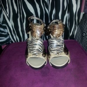 Animal print opened toe heel