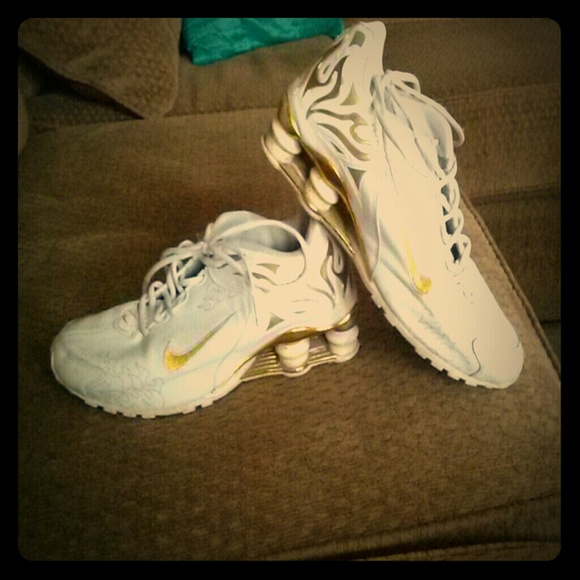 Gold Nike Shox!