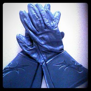 Vintage leather motorcycle gloves