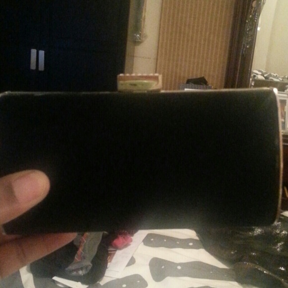 Purse - Picture 2 of 3