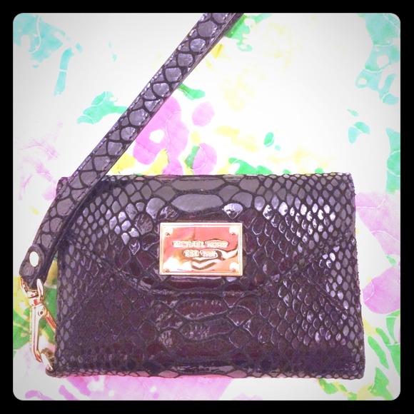 ✨SALE!!!🌟 Michael Kors iPhone 4/4s Wristlet