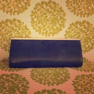 Royal blue magnetic clutch
