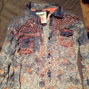 Beautiful Roar shirt, brand new.