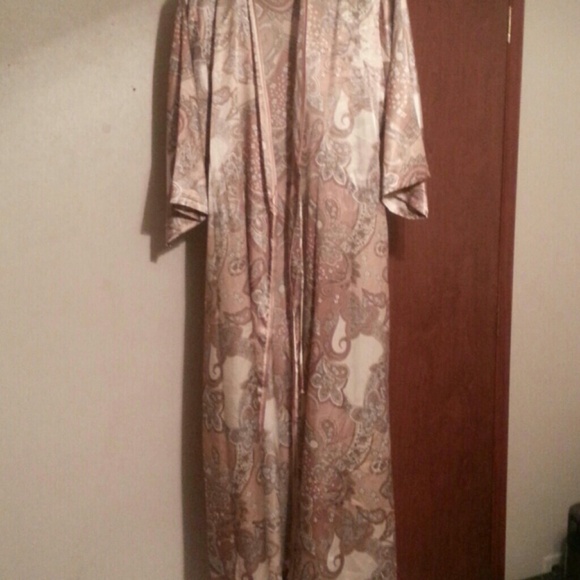 Silky paisley brown robe
