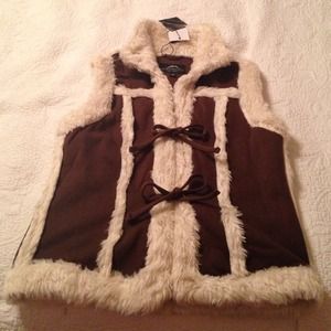 Montanaco faux fur vest NWT HOLD FOR MEG