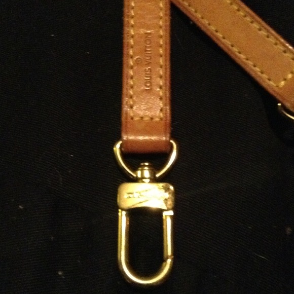 AUTHENTIC Louis Vuitton purse strap, lock and key!
