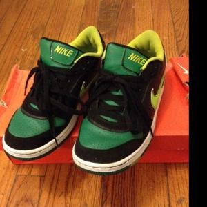 🚫SOLD🚫Nike prestige green