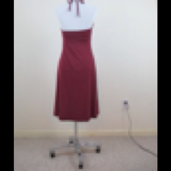 Chic halter - Picture 3 of 3