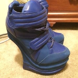 Invisible heels. Royal Blue