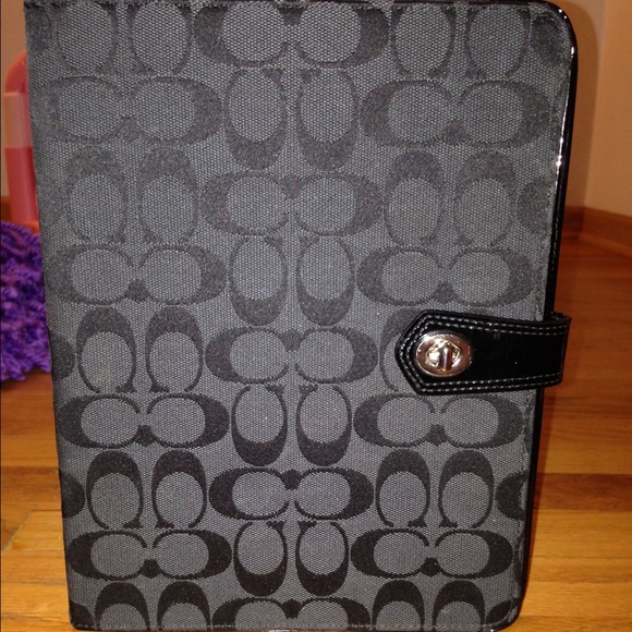 Bundle:Coach IPad Case + 3 Loreal eye shadows!