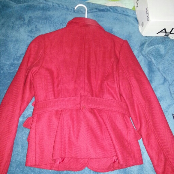 Red coat - Picture 2 of 2