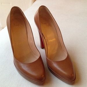 Christian Louboutin Decollette Zep Capretto Pump