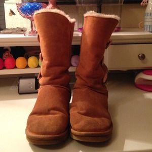 Cute ugg button ups chestnut