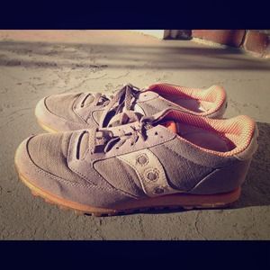 Saucony Jazz running shoes! Never worn.