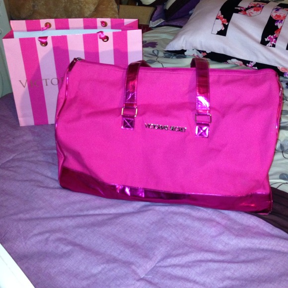 SOLD!!Victoria's Secret getaway bag
