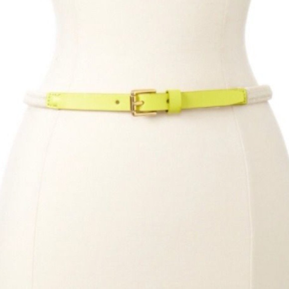 Vince Camuto Women's Skinny Leather Belt W Buckle.