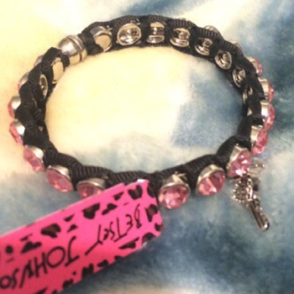 Betsey Johnson Jewelry - Betsey Johnson Bracelet/Bangle