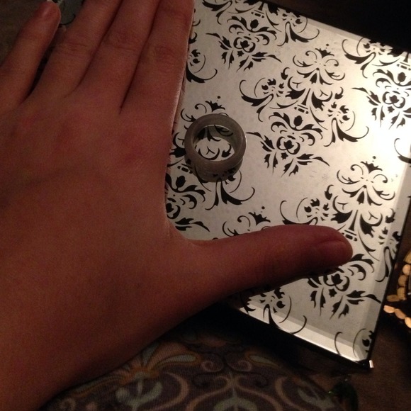 Authentic jade ring size 6 - Picture 2 of 3