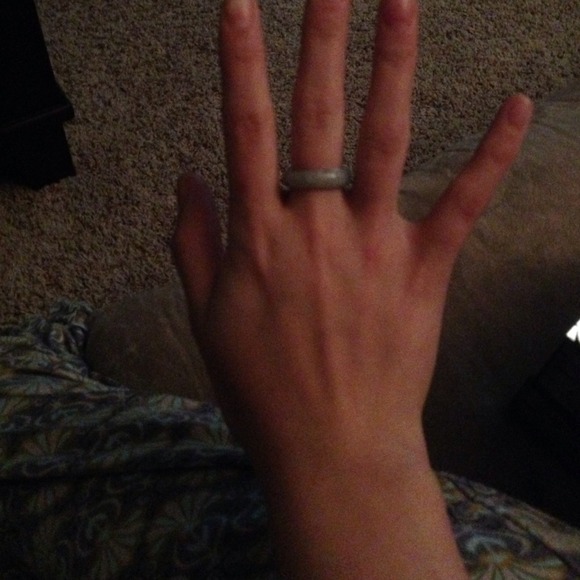 Authentic jade ring size 6 - Picture 3 of 3