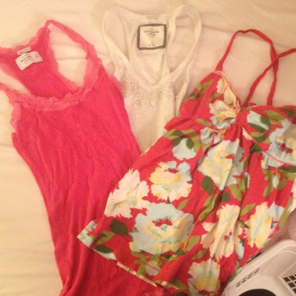 Abercrombie & Fitch tank too bundle good condition