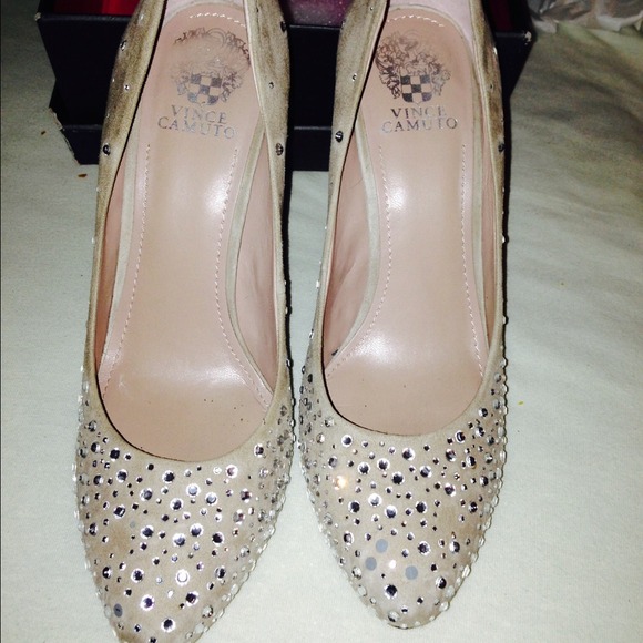 🚫SOLD🚫 Tan suede bling heels - Picture 2 of 4