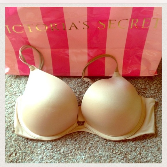 🌸🌺sold in a bundle🌺🌸VS bra very sexy push up