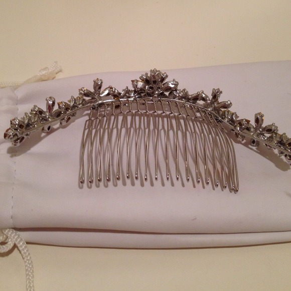 Crystal tiara - Picture 3 of 4