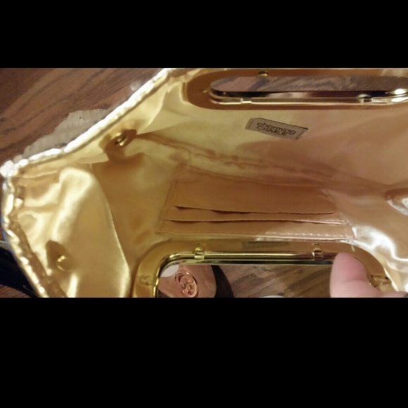 Clutch - Picture 2 of 3