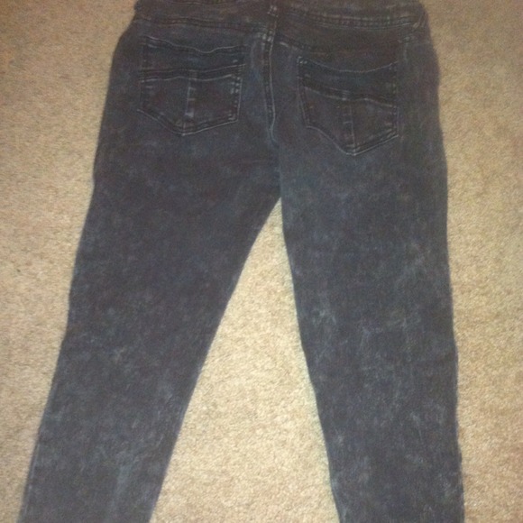 Jeans - Picture 1 of 2