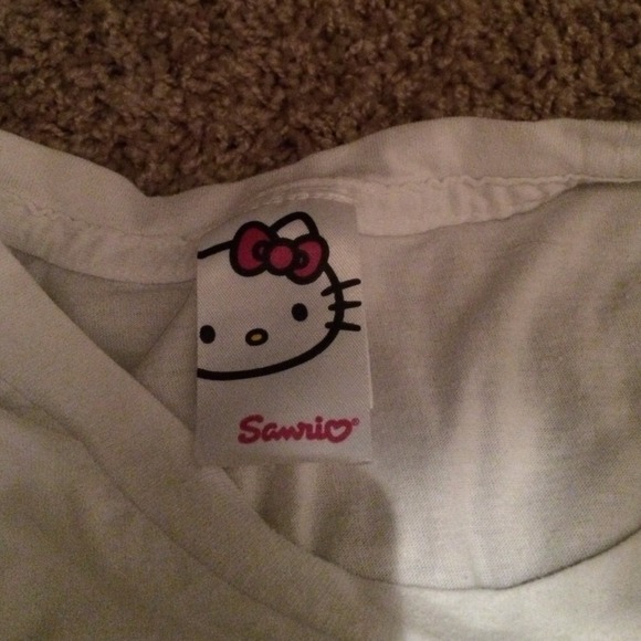 Hello kitty t's - Picture 4 of 4