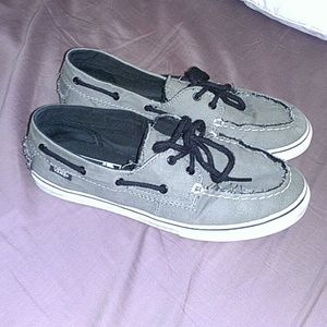 Vans boat like shoes