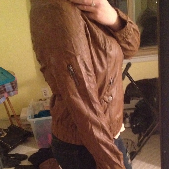 Chestnut Leather Jacket! - Picture 4 of 4
