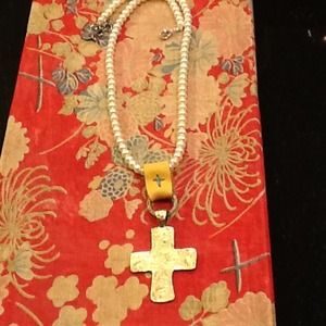 Pearl hammered gold cross necklace
