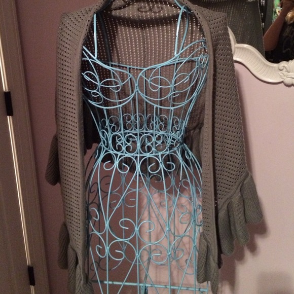 Amazing gray sweater shawl - Picture 3 of 4