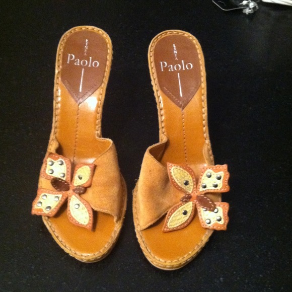 Sooo Cute PAOLO wedges