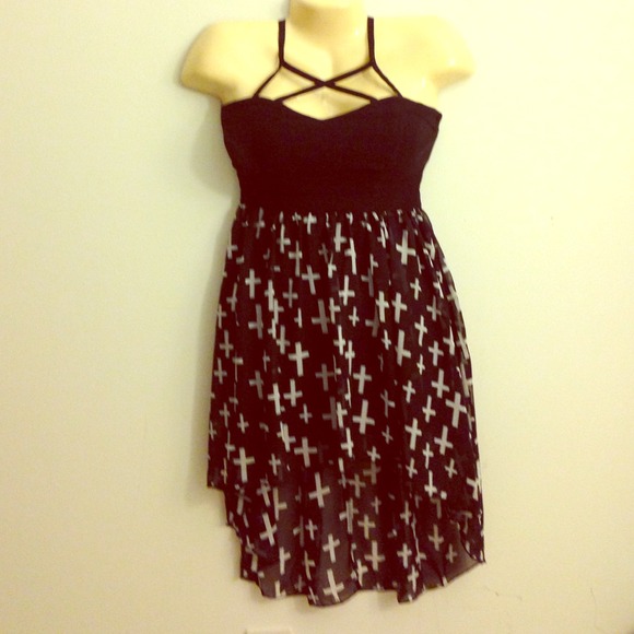 Super chic high low cross dress