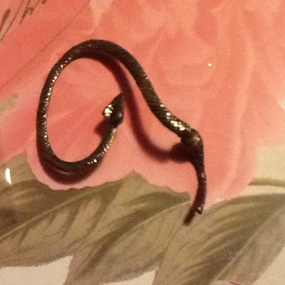 Earring - Picture 3 of 4