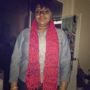 I selling a hand stitch scarf that I made.