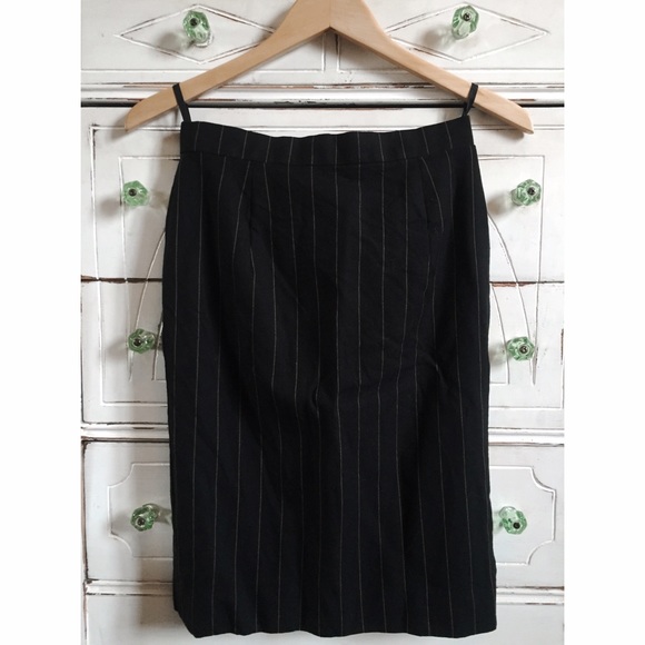 🐝HP🐝 Vintage Burberry Pencil Skirt - Picture 2 of 3