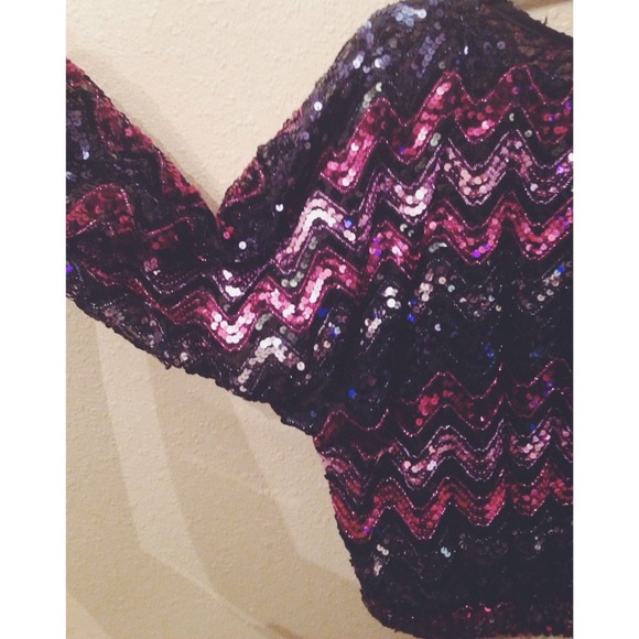 SOLD ON ETSY💄HP💄Vtg Sequin Sweater - Picture 2 of 4